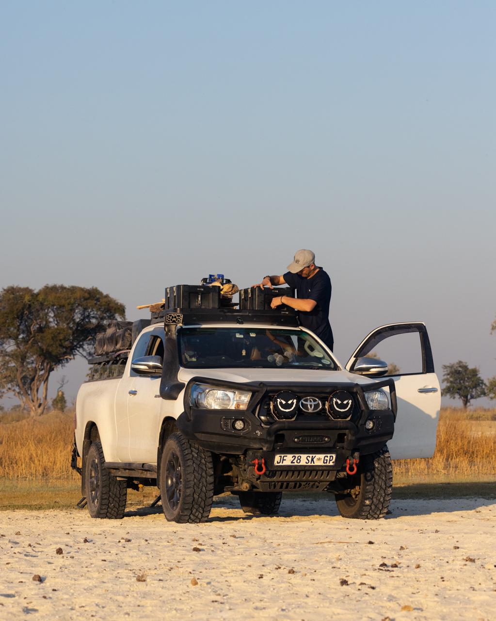 Loading the roof rack before a remote leg